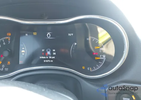 2020 Jeep Grand Cherokee Upland 4X4 z USA, uszkodzony, nr VIN 1C4RJFAG2LC125958